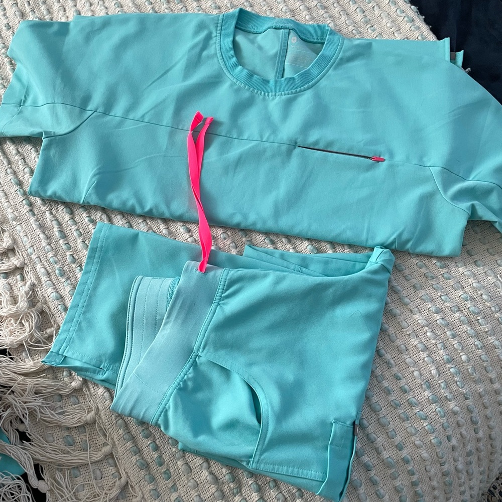 Neon blue Small kade tall pants and lmtd med top